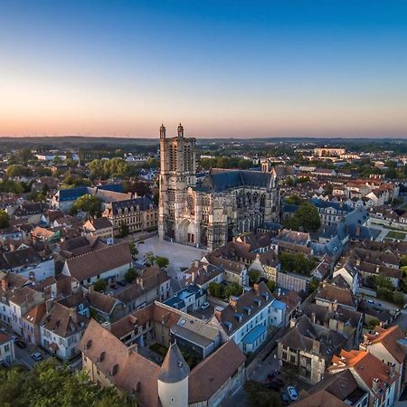 Le Nid Troyens Apartment Troyes Bagian luar foto